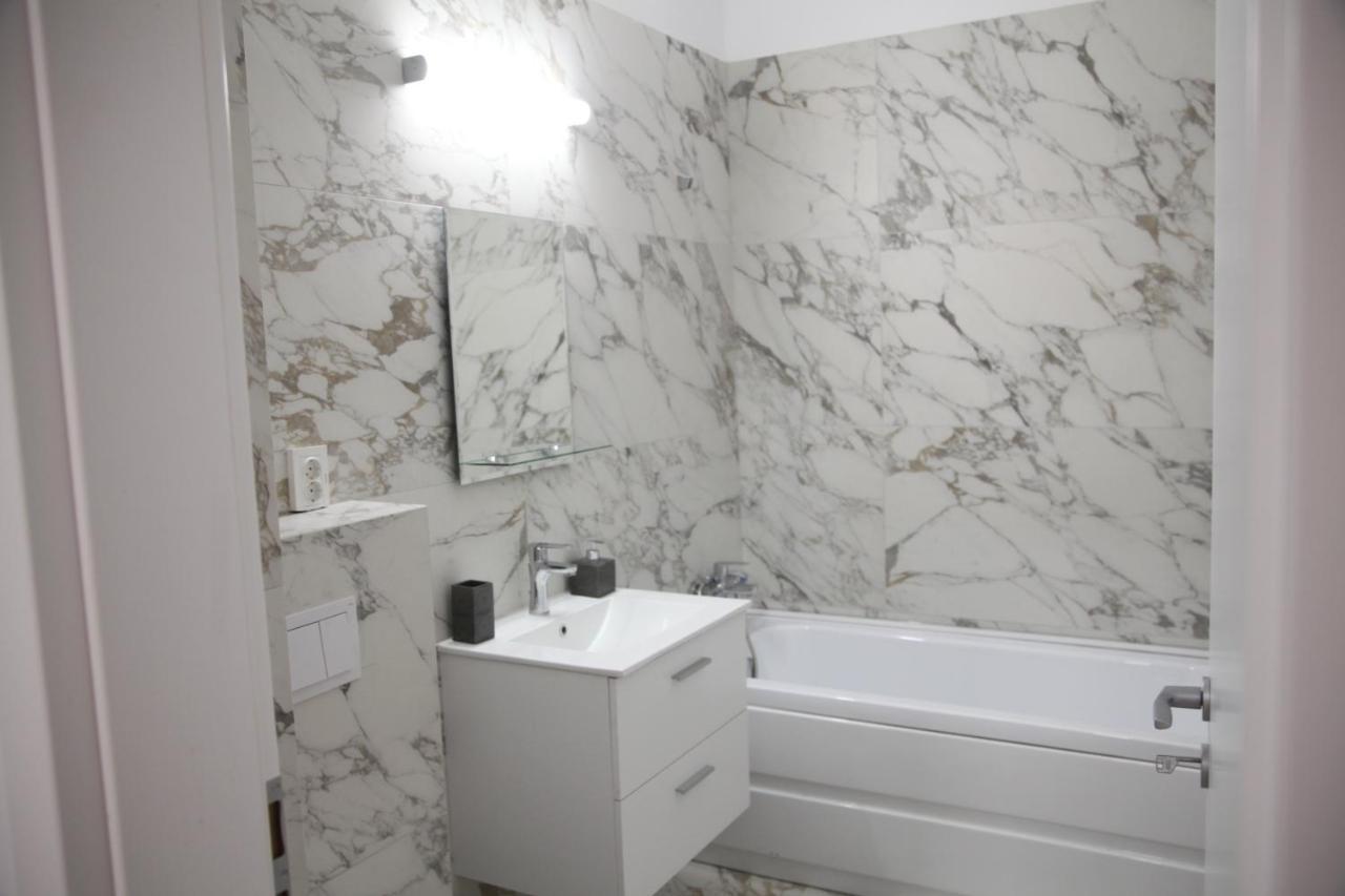 Luxury Downtown Apartment Cluj-Napoca Ngoại thất bức ảnh